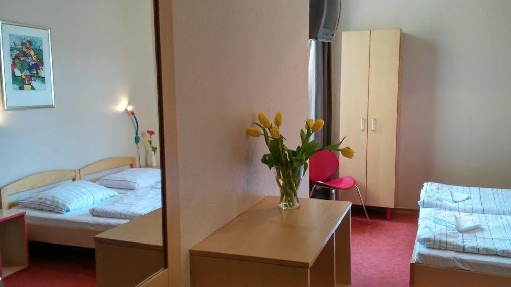 Acama Hotel & Hostel Schoeneberg ベルリン エクステリア 写真